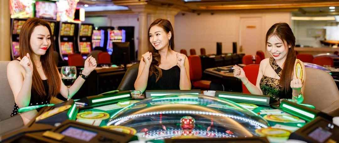 Thông tin chung đánh giá về Holiday Palace Resort & Casino